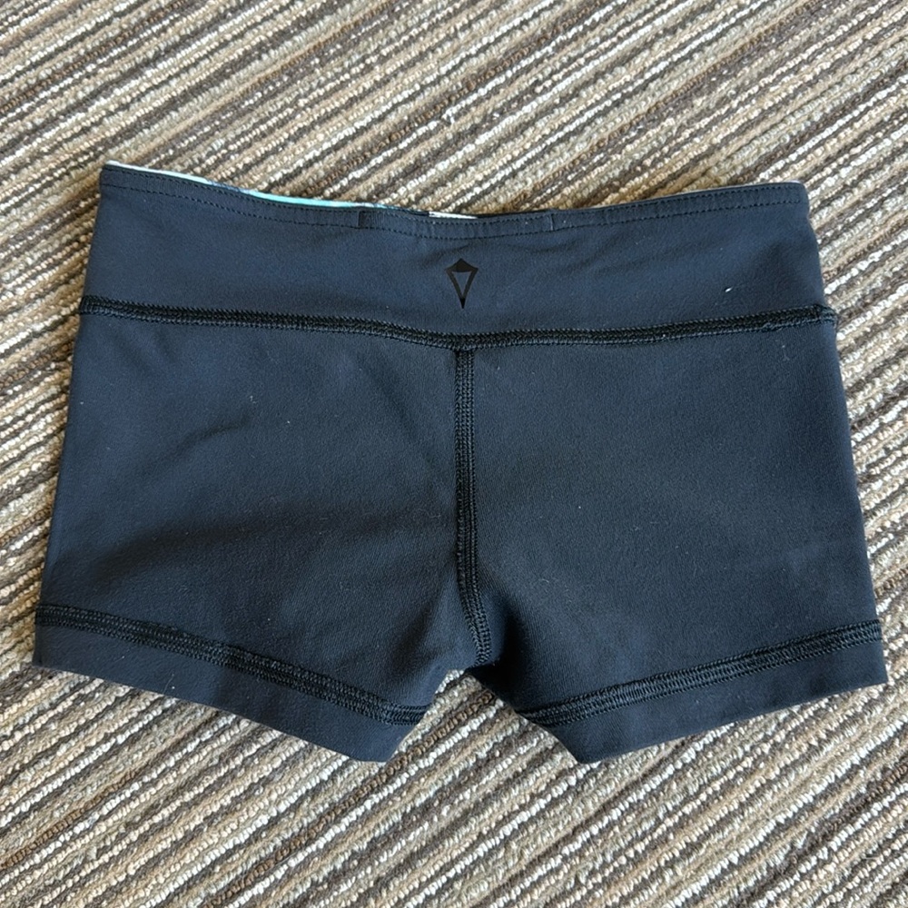 Ivivva shorts - Picture 4 of 5